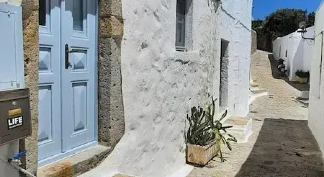 Anoi Traditional House Patmos Architectural Charm, Забронировать Дом для отпуска Коттеджи Патмос, рядом с Монастырь Святого Иоанна Богослова, Коттедж