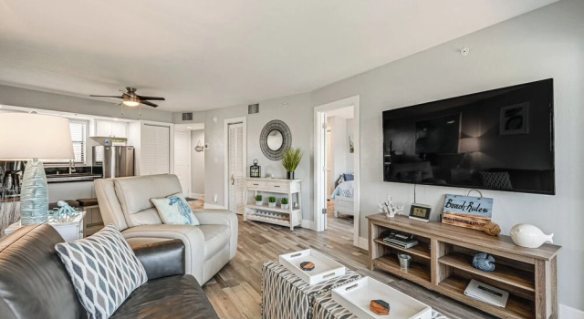 2 Mi to Beach! Unit w/ Pool Access on Marco Island