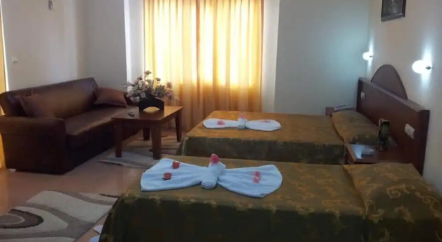 Четырёхместный номер Standard с балконом Inside Hotel