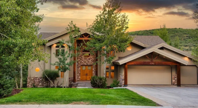 Telemark by AvantStay - Sleeps 18! Tahoe Cabin w/Hot Tub, Theatre & Sauna, Varaa Hotelli Park City 
