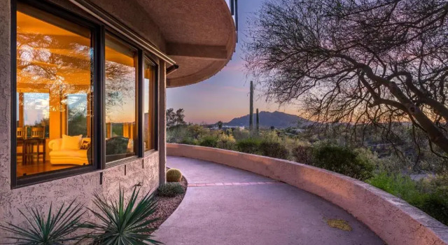 Carefree Crest: Jaw Dropping VIEWS, Pool, 2 Casitas, Outdoor Living!, Забронировать Отель Кэрфри North Scottsdale