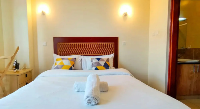 Апартаменты Lux Suites Westlands Place Apartments