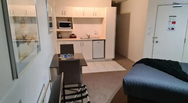 Oceanside Resort Internal Ground Floor Studio unit Own by Privately Mt Maunganui, Забронировать Курортный отель Курортные отели Тауранга, Курортный отель