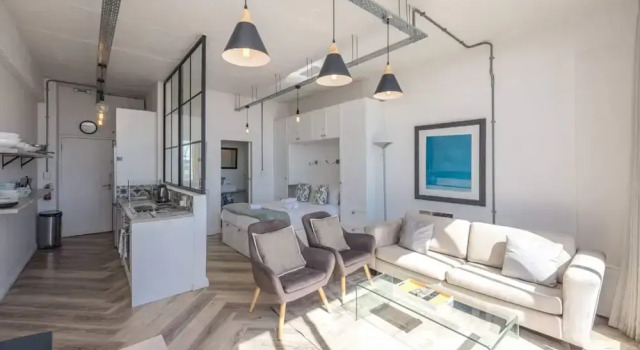 Homely Studio Apartment in Cape Town, Забронировать Апартаменты/квартира Отели Cape Peninsula с парковкой, Парковка