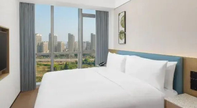Люкс Element by Marriott Qingdao