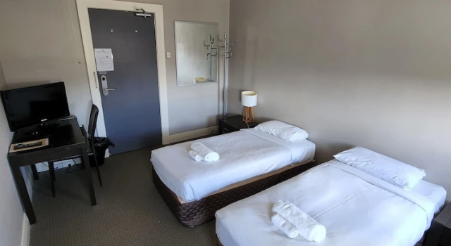 Номер Economy The Young Street Hotel