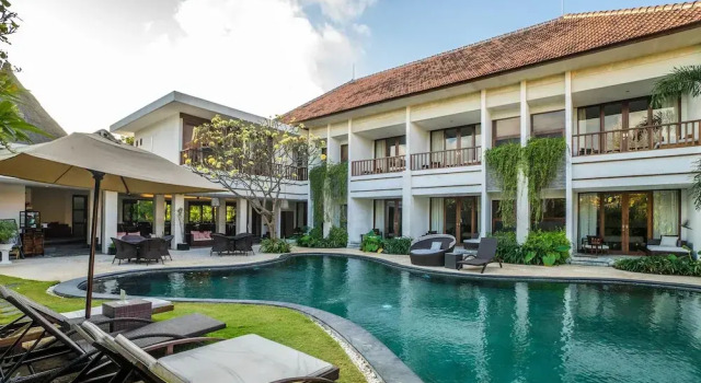 Huge 16 Bedrooms Villa in Bali for Your Group and Party, Rezervovat Vila Chaty v Bali, Chalupa
