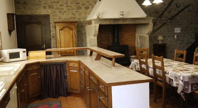 Коттедж с 3 комнатами Gîtes au Château de Vernières
