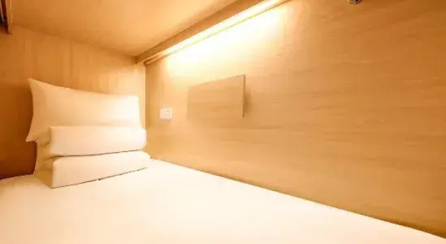 Шестиместный люкс Xian Sky Garden Rooftop Social Hostel - Steps from Bell Tower & Food St - 24H Front Desk - EnglishFriendly