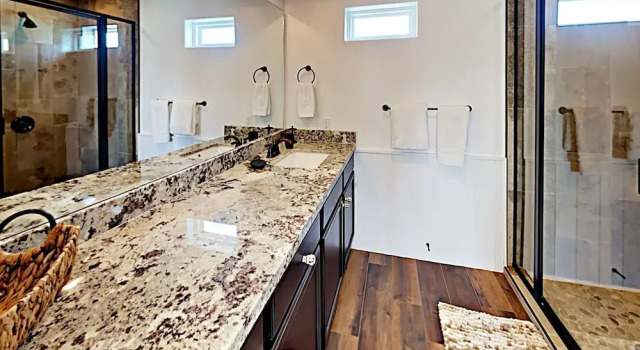 Cabinessence At La Playa - Two Bedroom Home