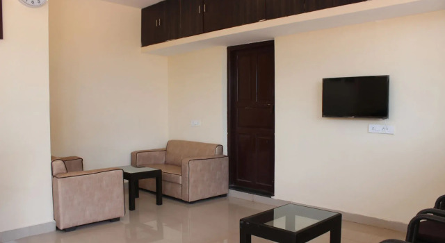OYO 8065 Accovah Map5 Inn, Boek Hotel Hotels in Noord-Goa met parkeren, Parkeren