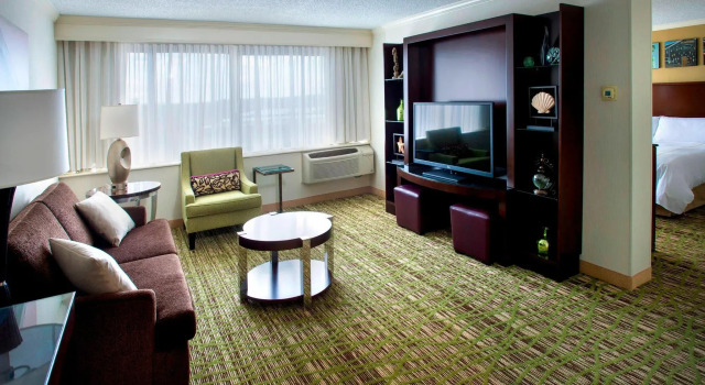 Двухместный люкс с 2 комнатами Boston Marriott Peabody