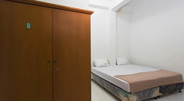 RedDoorz Plus @ S Parman, Buchen Sie Hotel SPA-Hotels in Jakarta, in der Nähe von Binus University, SPA