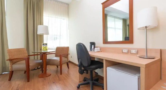 Полулюкс Del Prado Hotel