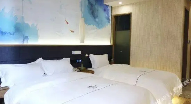 Superior Hotel (Shanghai Wanda Plaza Tonghe New Village Metro Station)