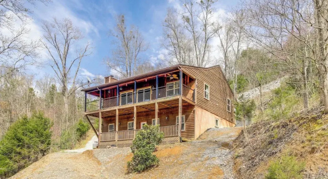 Коттедж Waterfront Dandridge Cabin, 24 Mi to Pigeon Forge!
