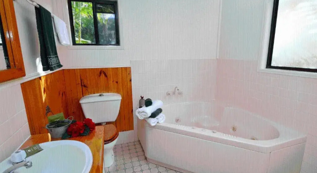 Коттедж c 1 комнатой Montville Country Cabins