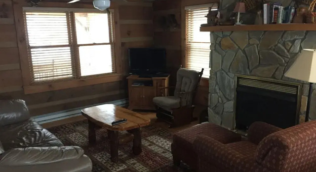 Timber Ridge #2 3 Bedrooms 2 Bathrooms Cabin