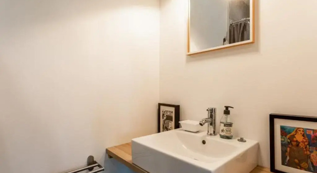 Havuz manzaralı stüdyo Le studio de Laura