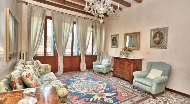 Апартаменты с балконом Biennale APT Balcony
