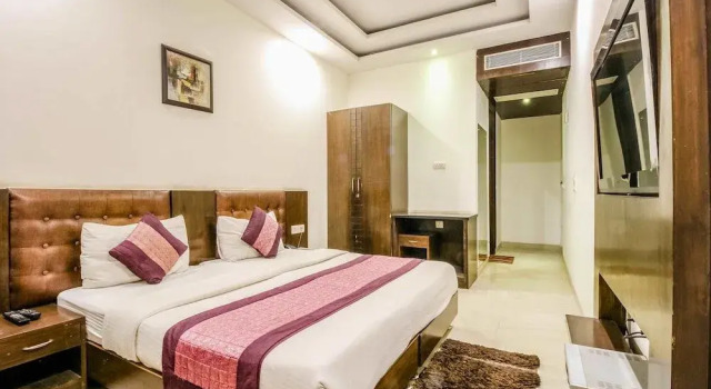 Hotel Smart Villa I By Royal Collection, Забронировать Отель Гургаон Gurgaon Region, рядом с Sikanderpur Rapid Metro