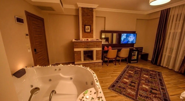 Luksusowy dwuosobowy pokój Hill River Hotel