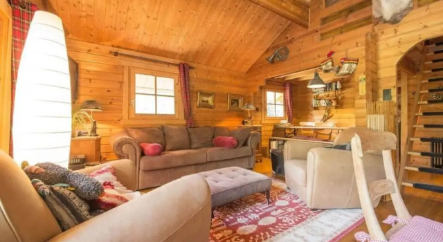 Коттедж Charming Chalet in Durbuy Near Adventure Valley