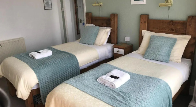 Cornerbrook Guest House, Забронировать Гостевой дом Кингстон-апон-Халл Восточный райдинг Йоркшира, рядом с Халлский университет
