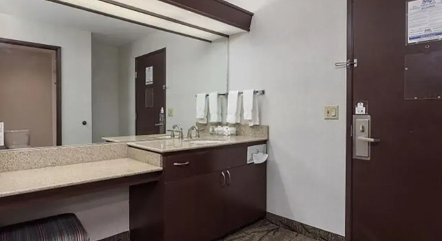 Четырёхместный номер Standard Shilo Inn Suites Hotel - Idaho Falls