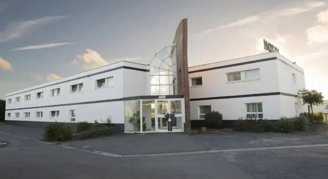Hotel Mervil Airport, Varaa Hotelli Merville Picardy
