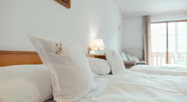 Двухместный номер Standard с видом на горы Hotel Tiefenbrunn Gardensuites & Breakfast