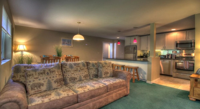 Kcis 342 - Renovated Two Room Condo Suite, Close To Mountain!