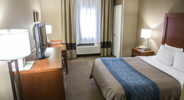 Номер Standard Comfort Inn Gurnee near Six Flags