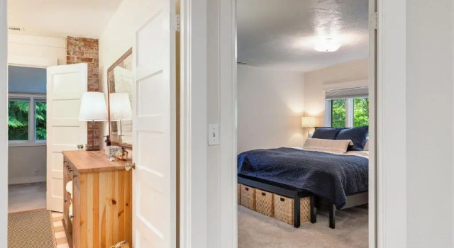 4BR with Firepit, Outdoor Dining and Yard Surrounded by Trees, Book Hotel Burien Washington