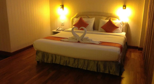 Korat Hotel (SHA Plus+), Varaa Hotelli Hotellit North-Eastern Thailand pysäköinnillä, Pysäköinti