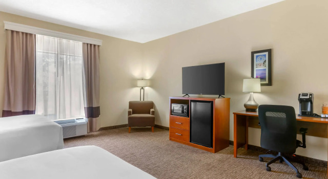 Четырёхместный номер Standard Comfort Inn & Suites Socorro