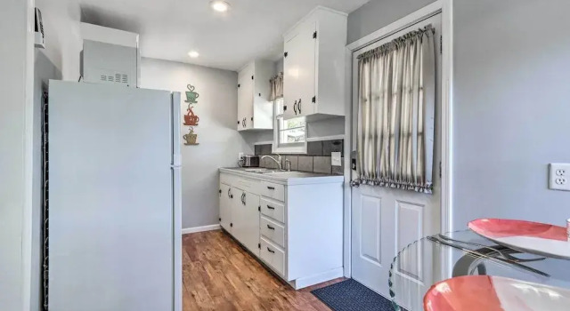 Cozy Warsaw Cottage: Walk to Drake Harbor!, Réserver Hôtel Warsaw Missouri