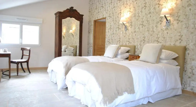 Le Manoir de la Vieille Douve, Book Hotel  