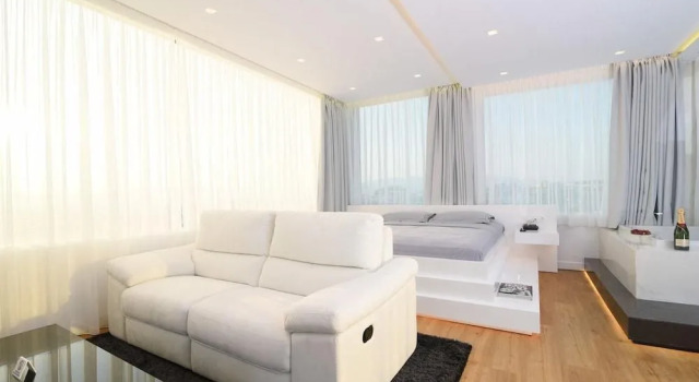Majestic Homm Penthouse in the Heart of Plaka, Забронировать Отель Отели Афины с парковкой, рядом с Театр Каролос Коун "Театрон технис", Парковка