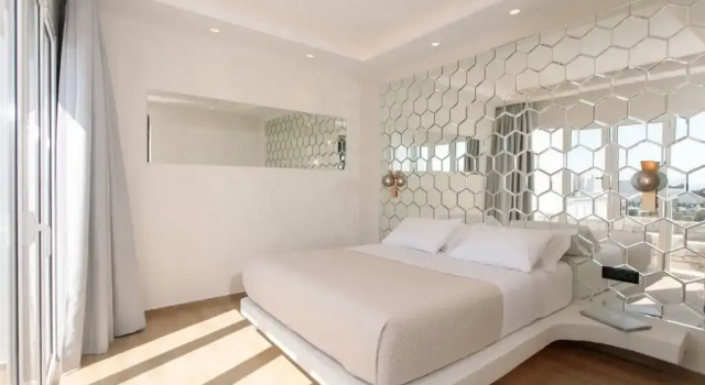 Полулюкс Iphimedeia Luxury Hotel & Suites