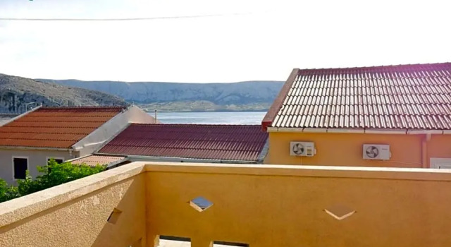 Cosy 1 bedroom apartment with sea view