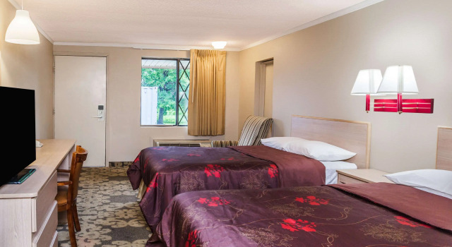 Номер Standard Knights Inn Farmington Hills