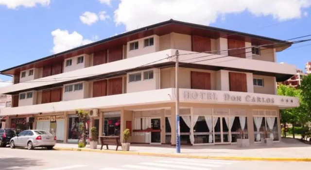 Hotel Don Carlos, Забронировать Отель Отели Вилья-Хесель с бассейном, рядом с Villa Gesell Beach, Бассейн