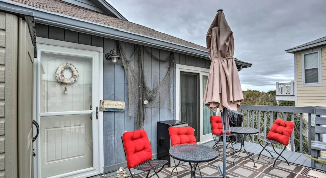 Апартаменты Breezy Murrells Inlet Condo w/ Deck: Walk to Beach