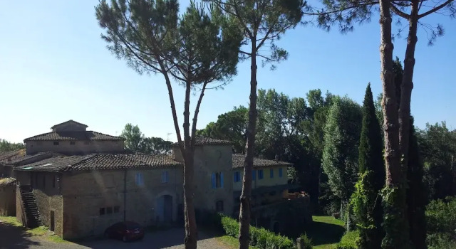Charming, 1-bed Apartment in Certaldo