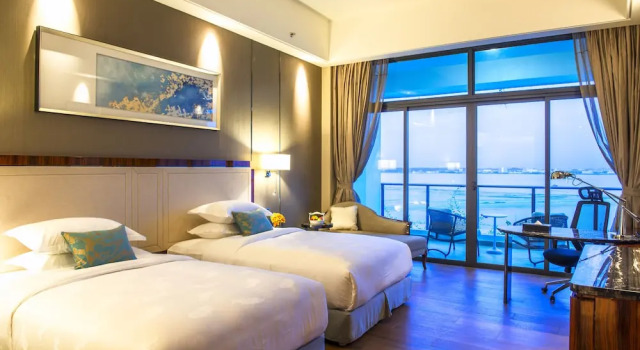 Двухместный номер Deluxe с балконом Forest City Marina Hotel