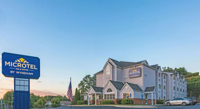 Двухместный люкс Microtel Inn & Suites by Wyndham Norcross