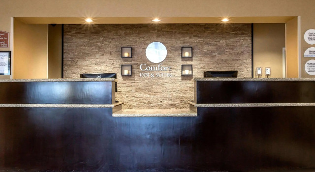 Comfort Inn and Suites adj to Akwesasne Mohawk Casino, Buchen Sie Hotel Hogansburg New York State