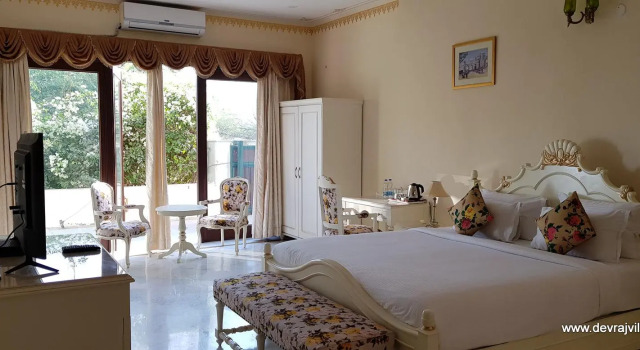 Suite Devraj Villa-A Luxury Homestay with Pool