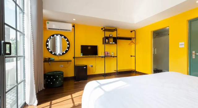 Двухместный номер Superior с балконом и с видом на город The Poppy Villa & Hotel